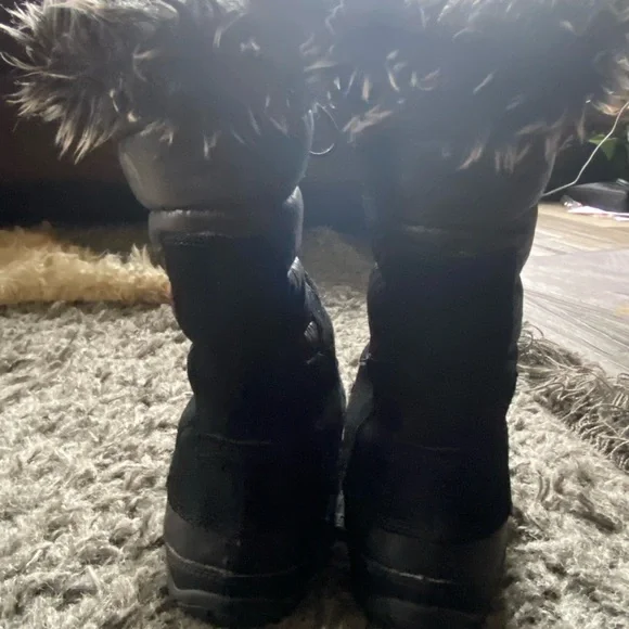 The North Face Black Winter Boots - Picture 2 of 6